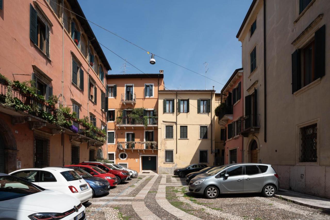Romeo And Juliet Apartments Verona Bagian luar foto