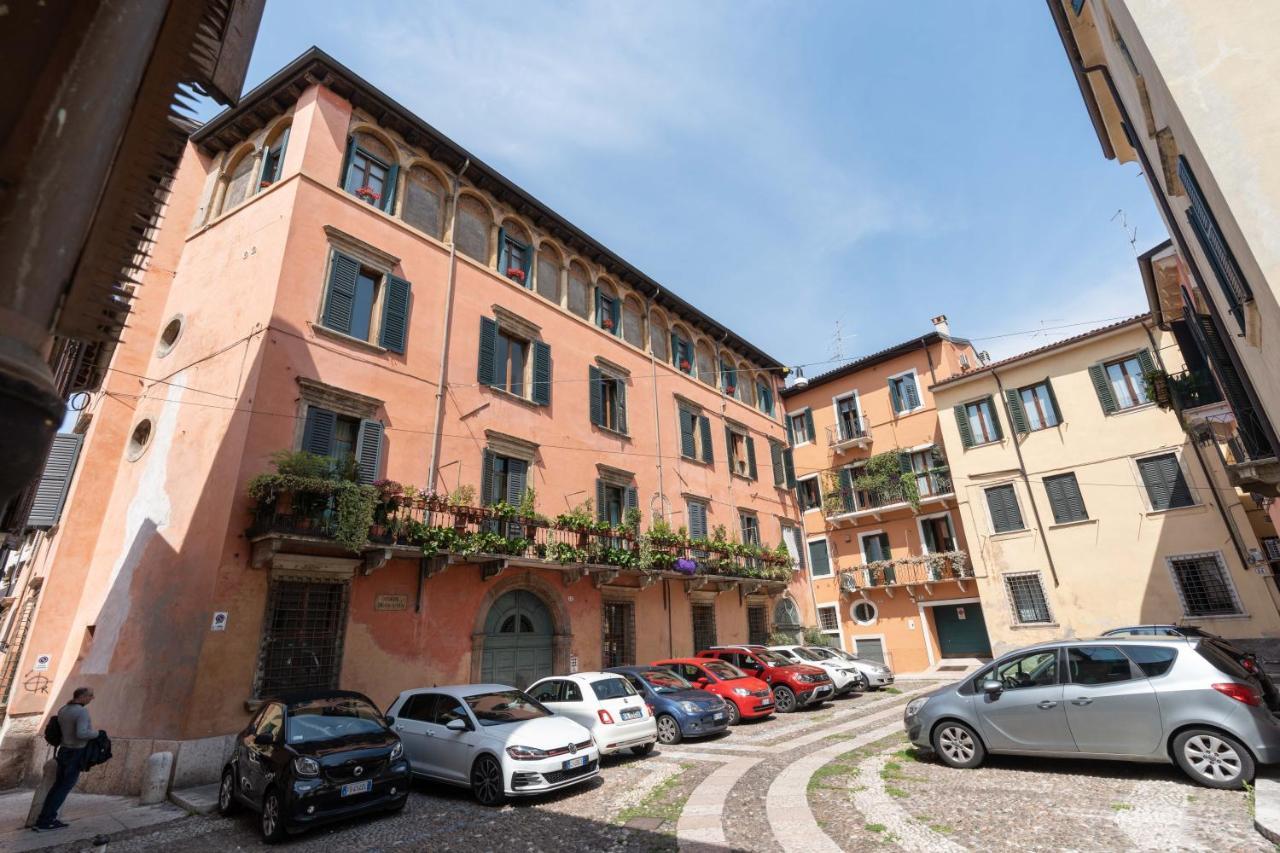 Romeo And Juliet Apartments Verona Bagian luar foto